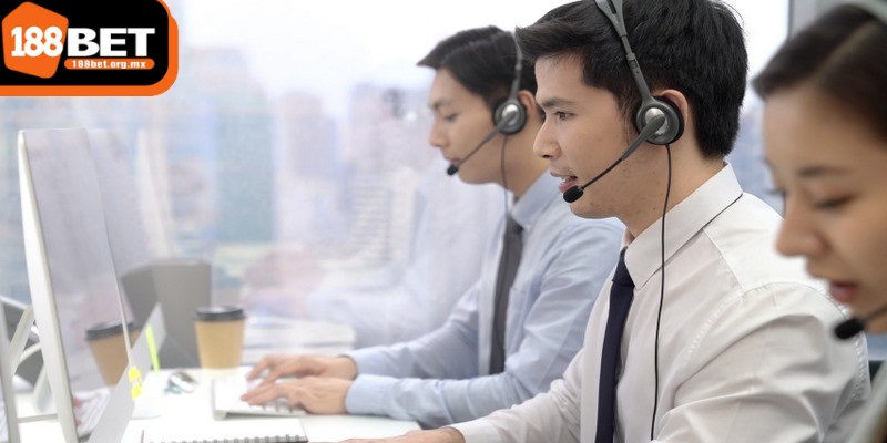 Người chơi có thể liên hệ với nhà các trong một số trường hợp cần sự hỗ trợ